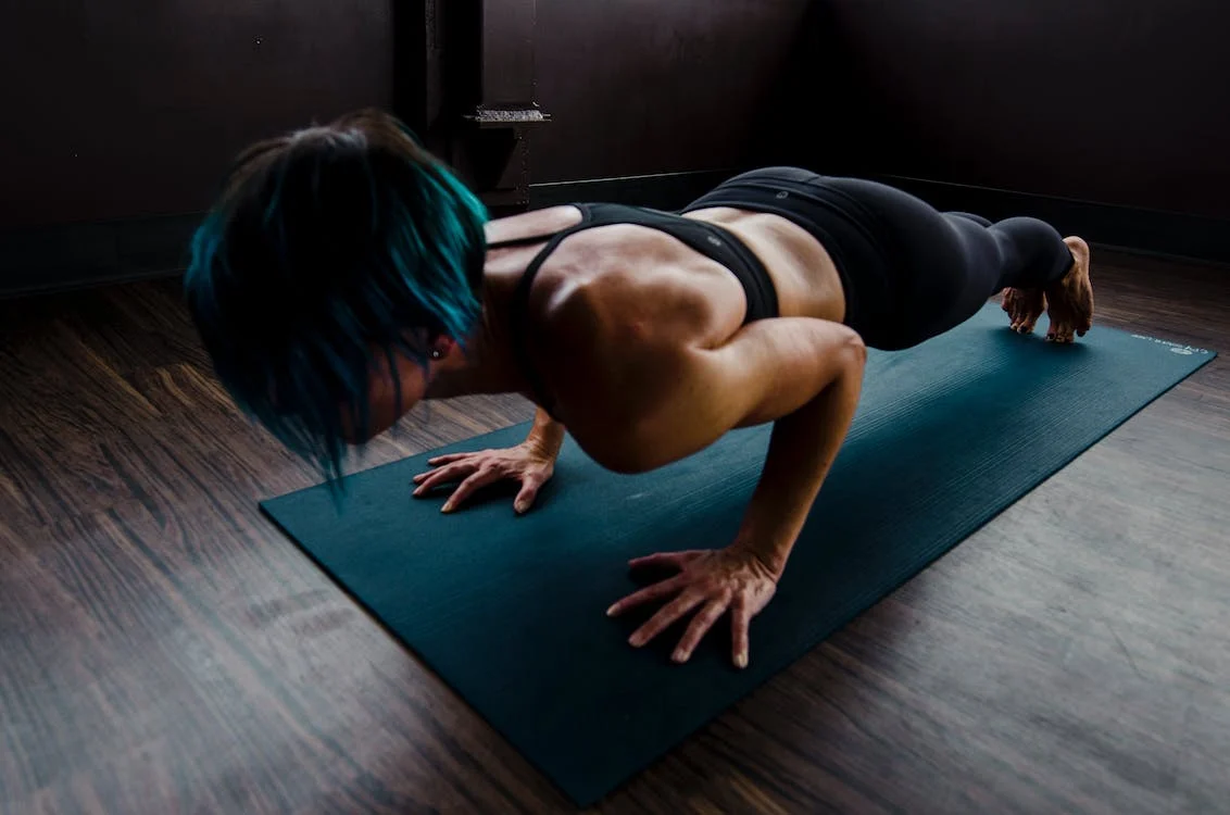 lady doing a press up